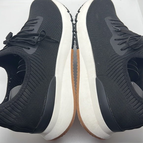 Madden Mens casual stretch shoes with Ortholite. Color: black, white, Size: 9.5 - Picture 6 of 9